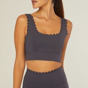 IVL Collective scallop bra. Navy. size 6. great condition